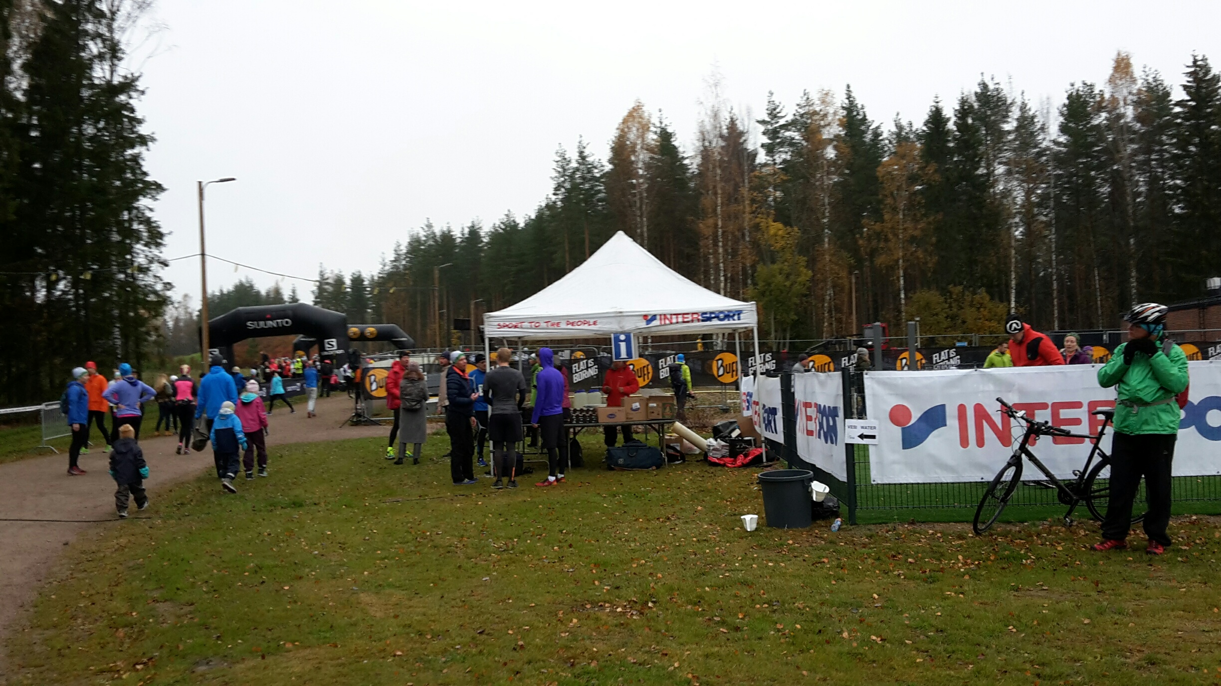 Lähtöpaikalla paloheinässä