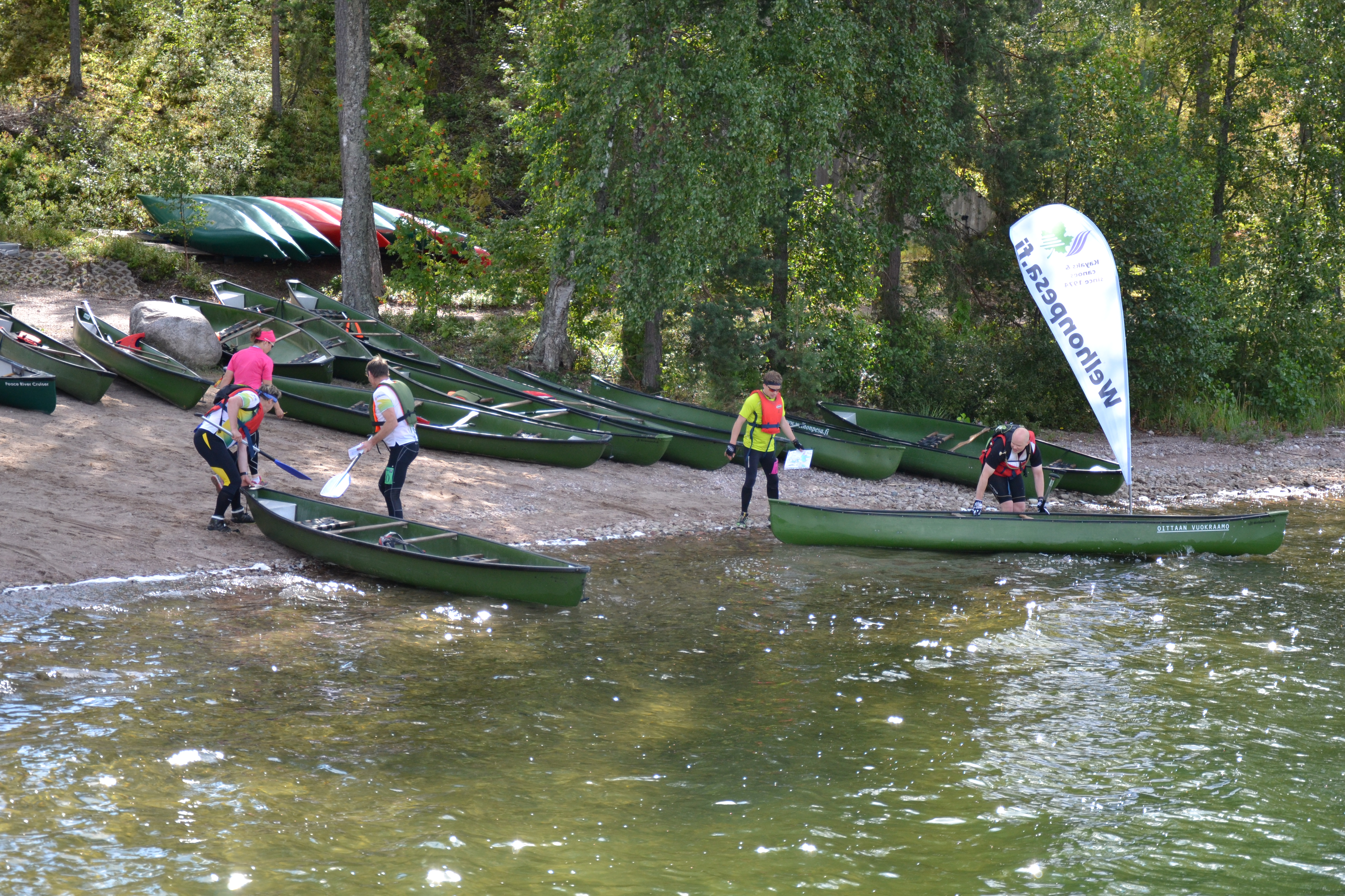 Lähtö melontaosuudelle. Kuva: Markus Siivola / Rajavillit