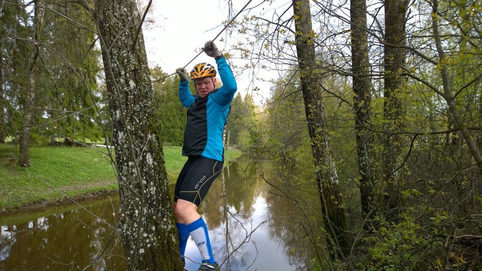 Spring Adventure 2014 - Tipi ylittää jokea